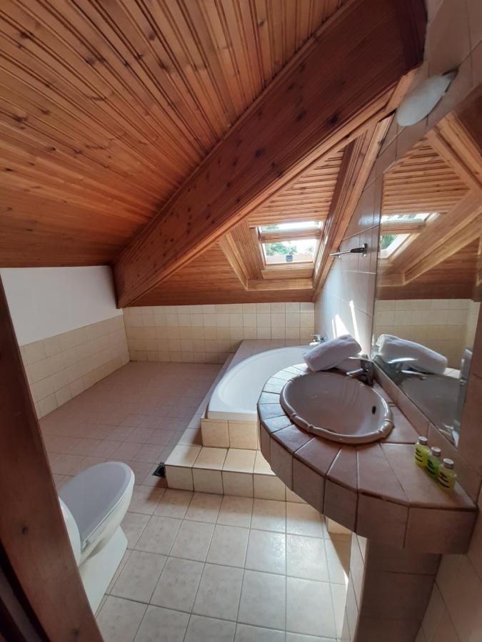 Hotel Flesvos Pefkochori Bagian luar foto