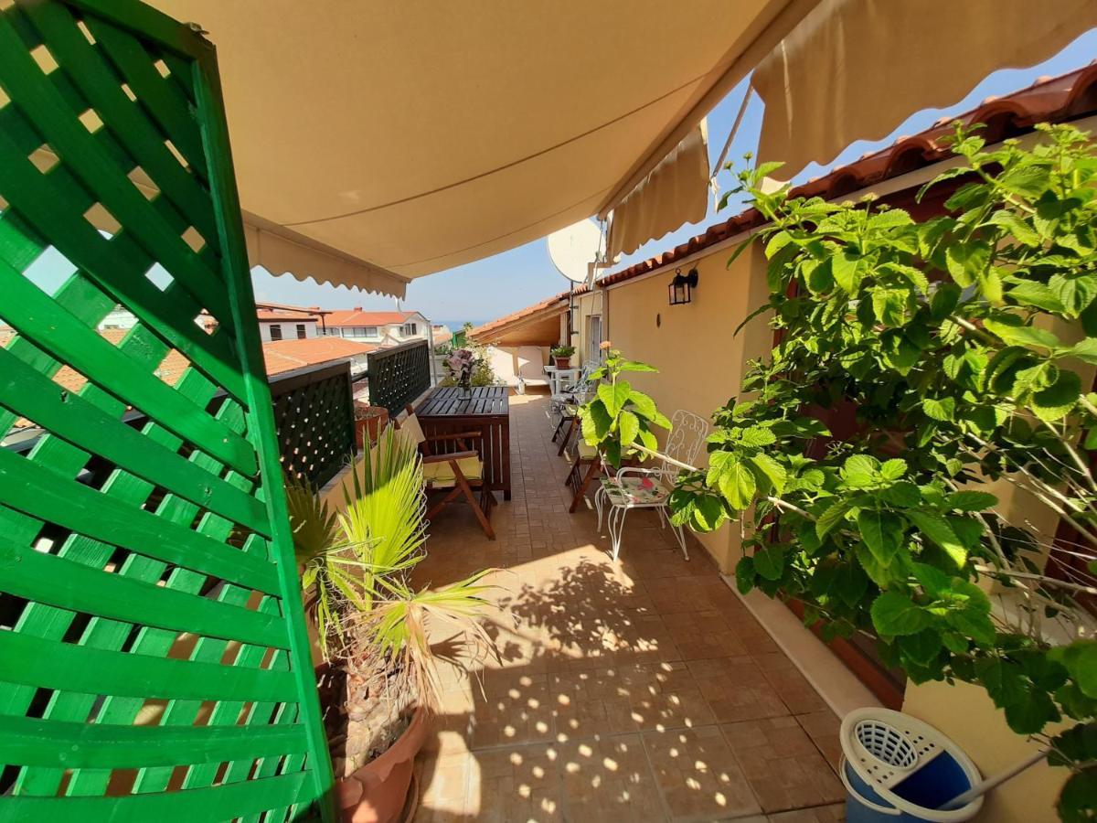 Hotel Flesvos Pefkochori Bagian luar foto