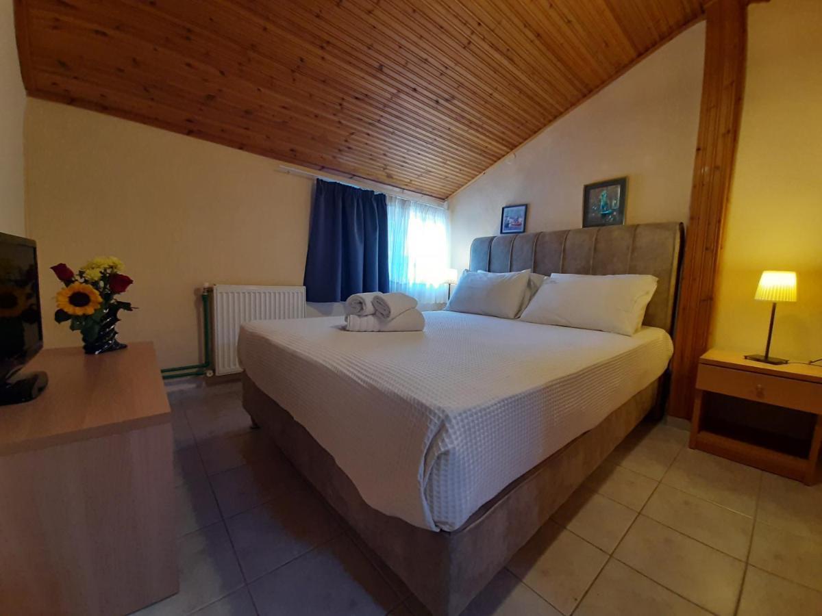Hotel Flesvos Pefkochori Bagian luar foto