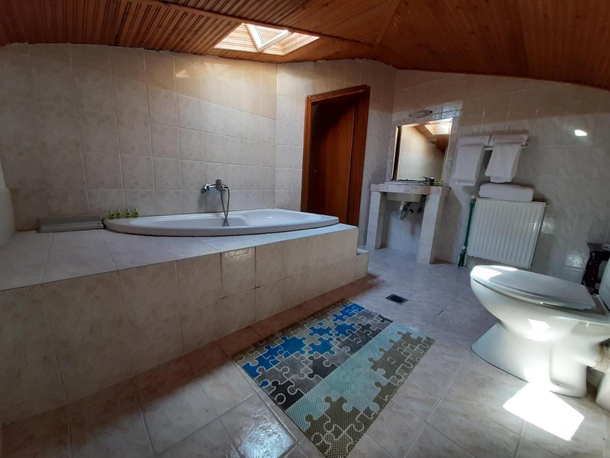 Hotel Flesvos Pefkochori Bagian luar foto