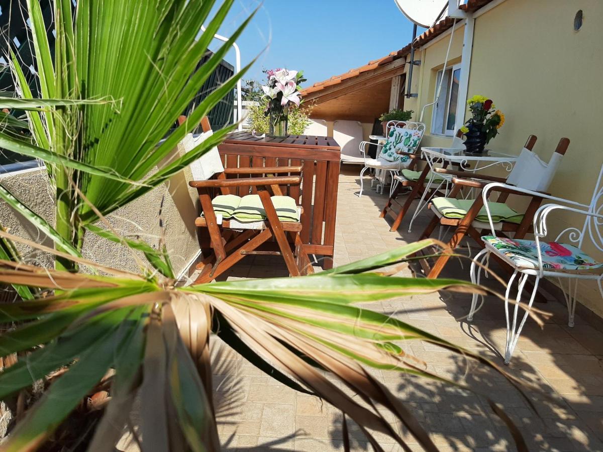 Hotel Flesvos Pefkochori Bagian luar foto