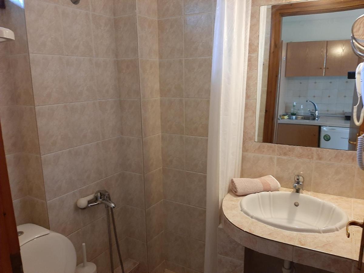 Hotel Flesvos Pefkochori Bagian luar foto