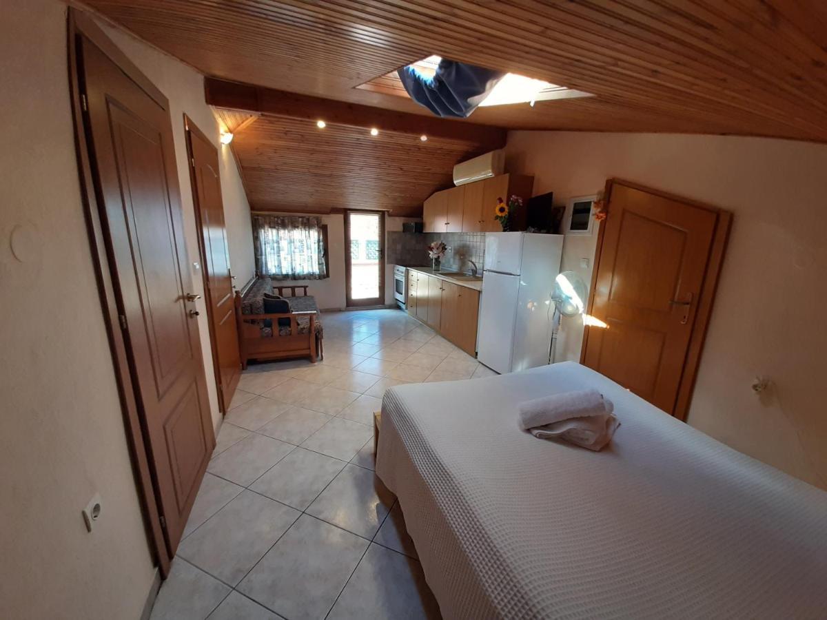 Hotel Flesvos Pefkochori Bagian luar foto