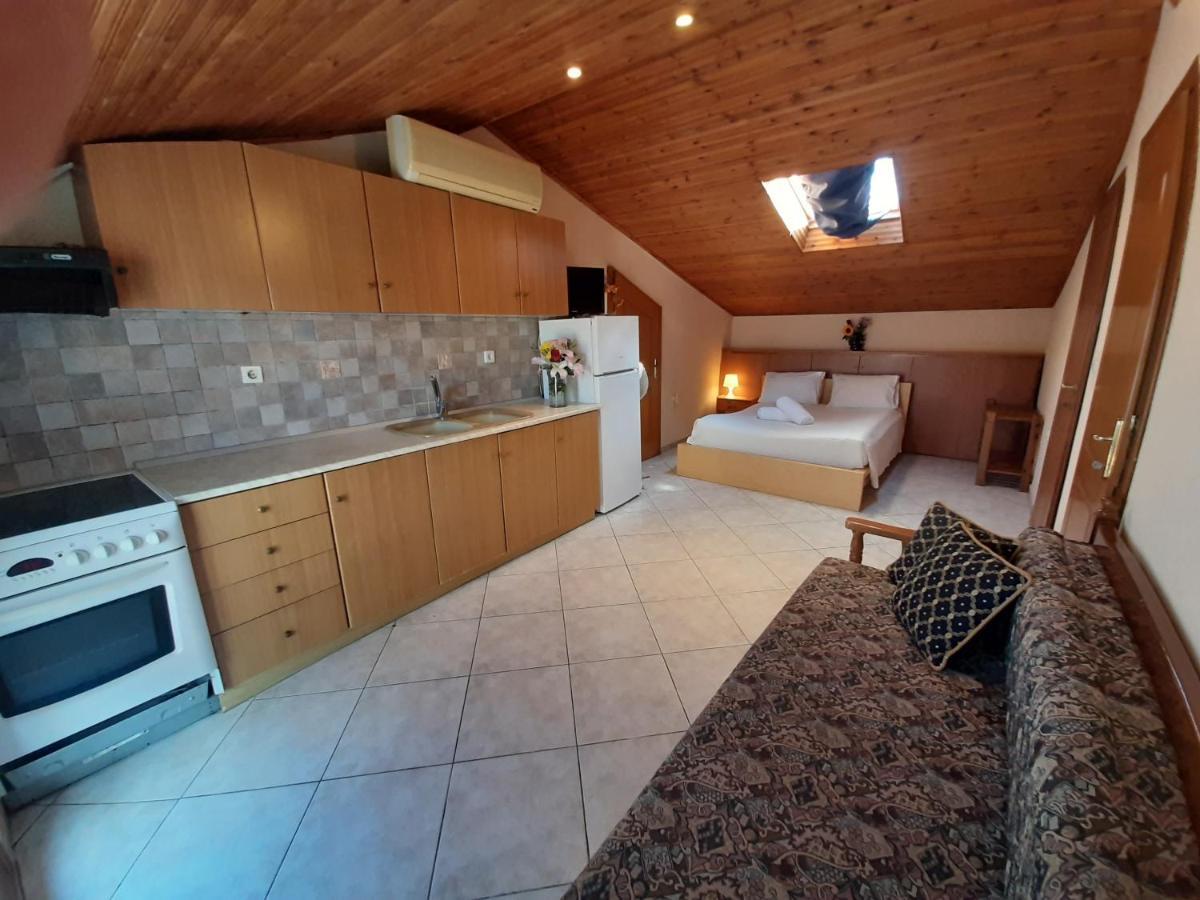 Hotel Flesvos Pefkochori Bagian luar foto