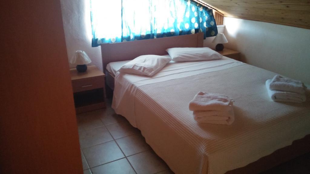 Hotel Flesvos Pefkochori Bagian luar foto