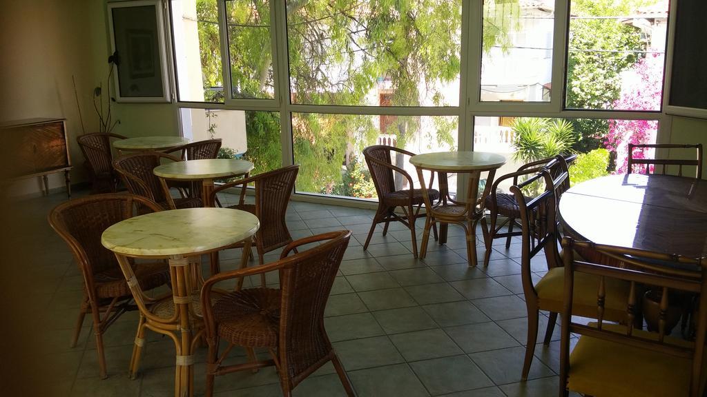 Hotel Flesvos Pefkochori Bagian luar foto